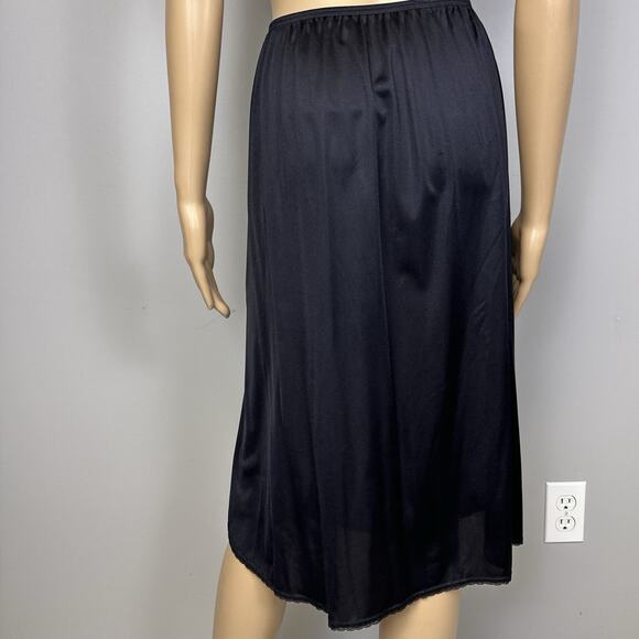 Vintage Vassarette Half Slip Skirt Size Medium Black One Slit 100% Nylon 11122 - Picture 4 of 5